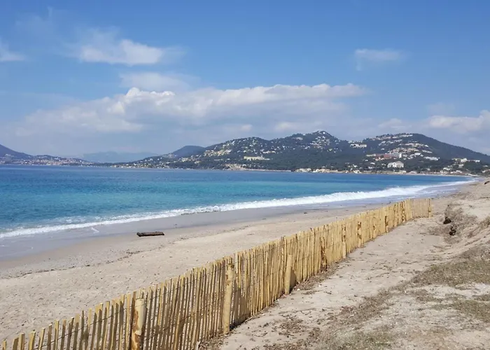 A Les Mimosas Apartamento *